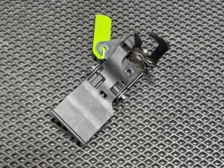 захватный крюк капота Audi A8 D4/4H 2012, 4.2 л., CDRA, бензин, седан, 4H0823485C, 4H0823485D