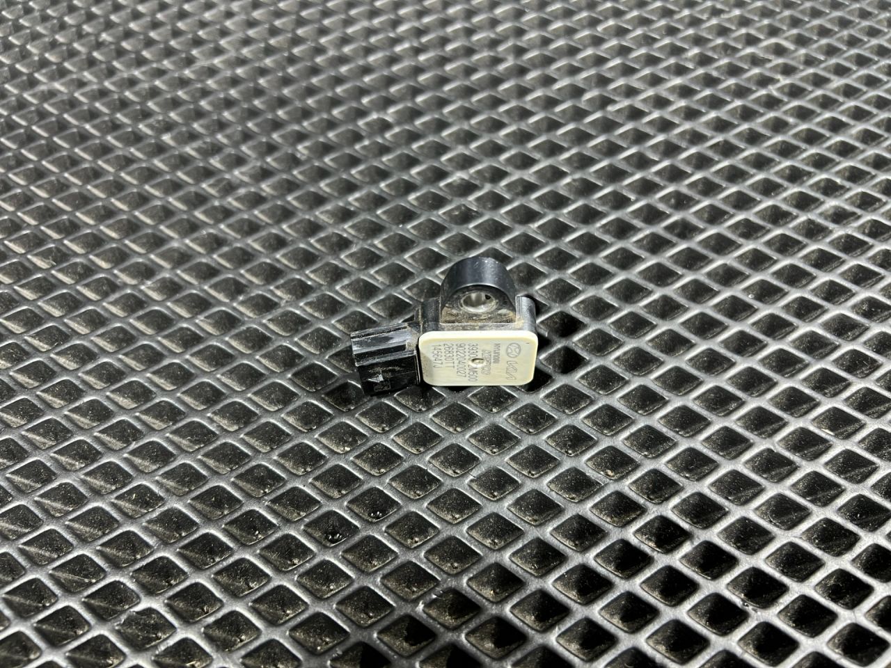 датчик абсолютного давления Kia Sorento 4 поколение 2023, 2.5 л., бензин, АКПП, внедорожник 5 дв., передний привод, 393002M500 - фото №1