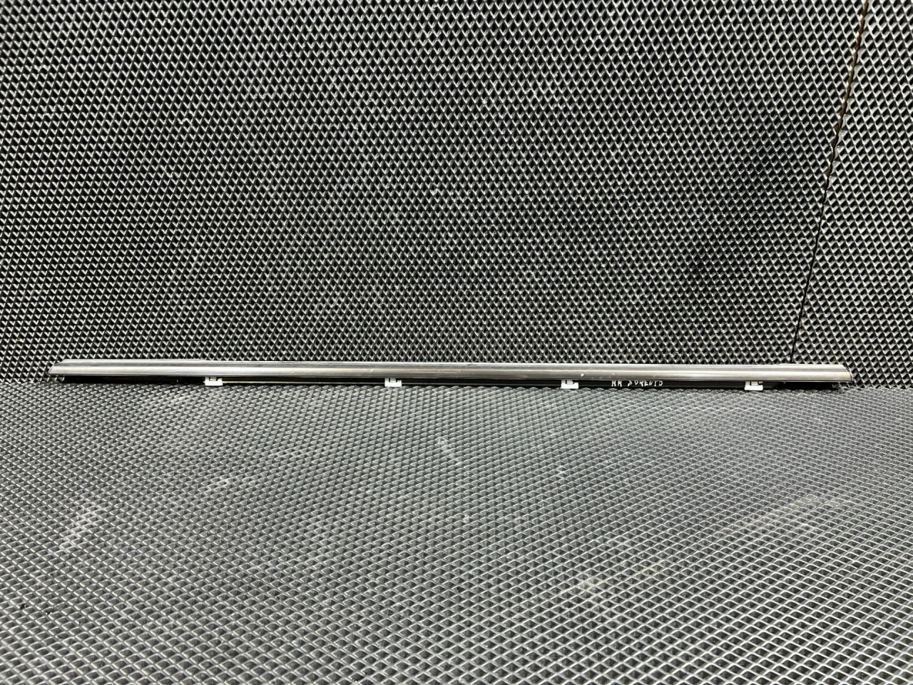 молдинг двери задней правой Kia Sorento 4 поколение 2023, 2.5 л., бензин, АКПП, внедорожник 5 дв., передний привод, 83220R5011 - фото №1