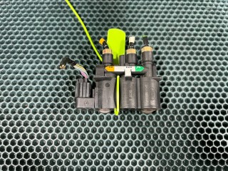 блок клапанов пневмоподвески Land Rover Range Rover Sport 2 поколение 2017, 3.0 л., 306PS, бензин, АКПП, внедорожник 5 дв., CPLA5B710AC, LR037081, LR070245, LR176325