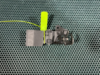 захватный крюк капота Audi A8 D4/4H 2012, 4.2 л., CDRA, бензин, седан, 4H0823485C, 4H0823485D