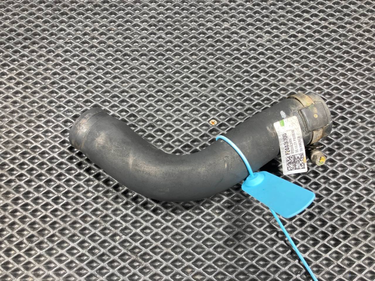 патрубок (трубопровод, шланг) Kia K5 3 поколение 2020, 1.6 л., G4FP, бензин, АКПП, 31030L3000 - фото №1