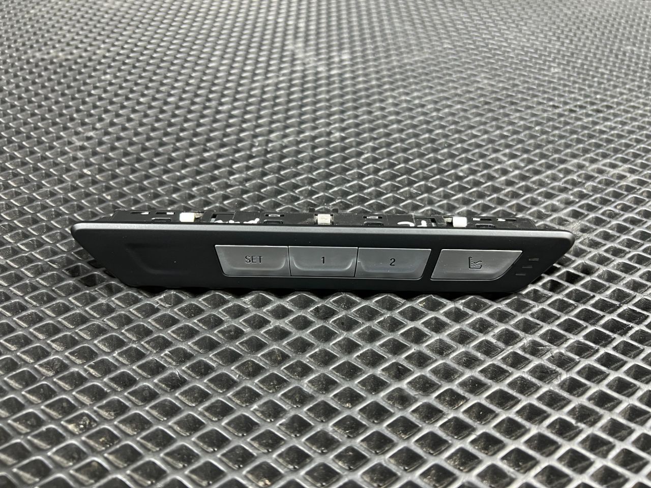 блок управления сиденьем BMW 7 серия G11/G12 2017, 3.0 л., B57 D30 A, дизель, АКПП, седан, 6826737, 61316826737 - фото №1