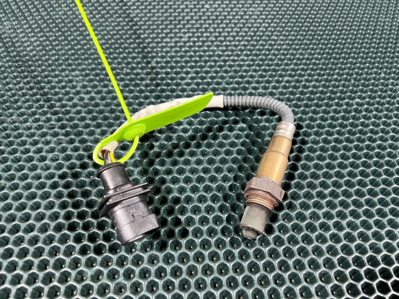 лямбда-зонд Land Rover Range Rover Sport 2 поколение 2014, 5.0 л., 508PS, бензин, АКПП, внедорожник 5 дв., CPLA9F472CC, 0258027049, LR035750, LR098285 - фото №1