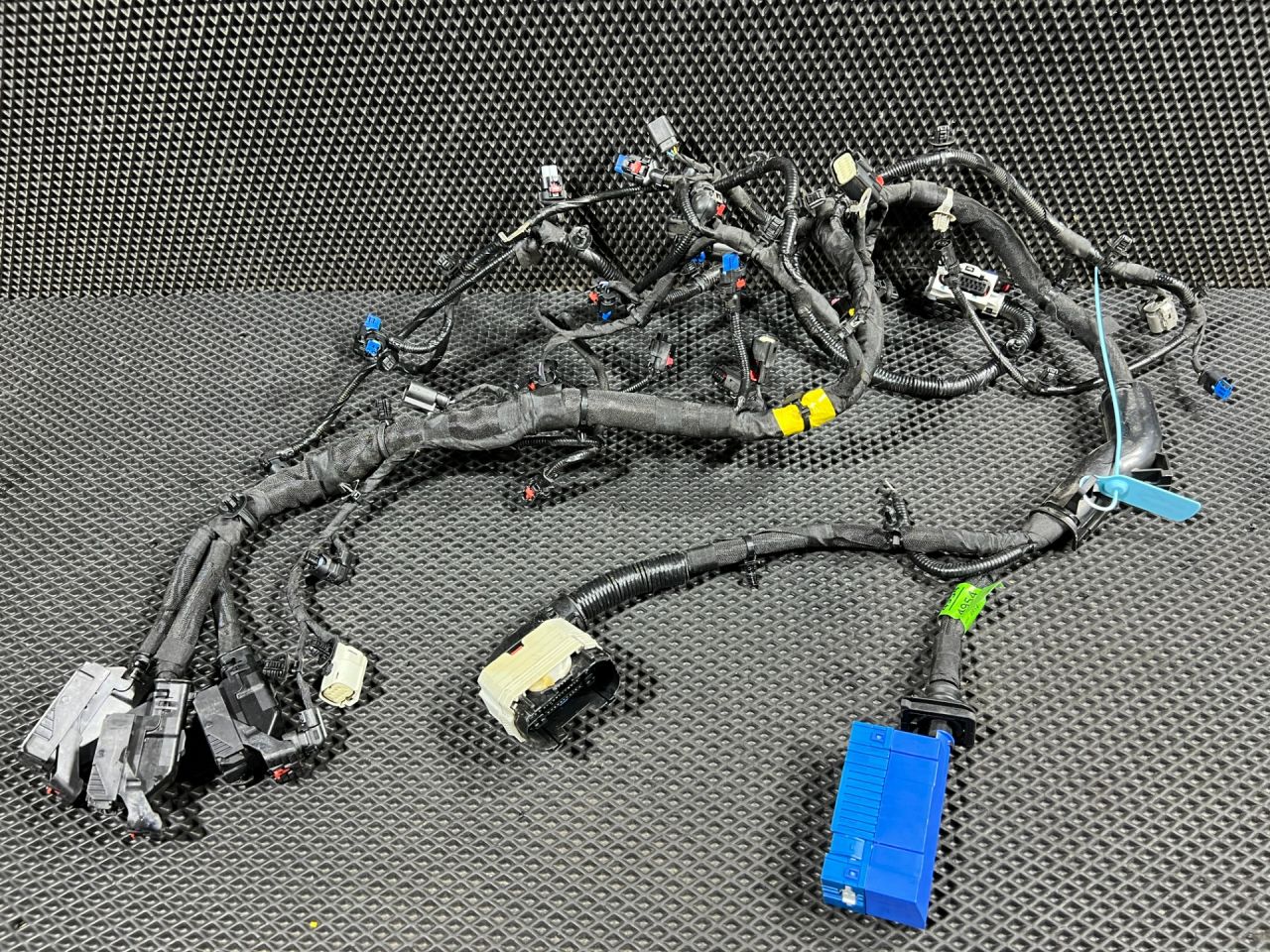 проводка двигателя Chevrolet Trax 2 поколение 2024, 1.2 л., бензин, АКПП, внедорожник 5 дв., передний привод, 42884954 - фото №1