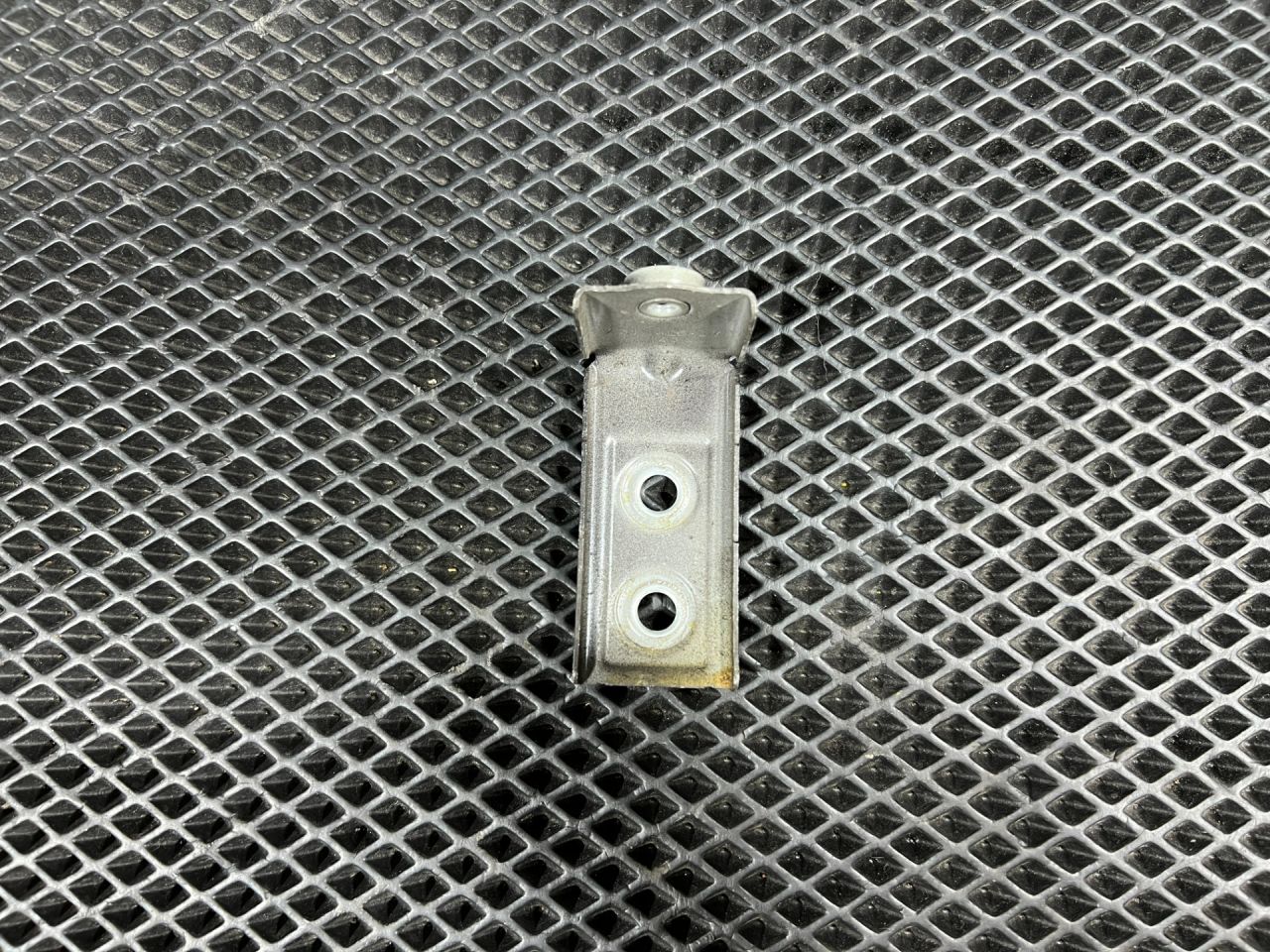 крепление ( кронштейн ) крыла BMW 7 серия G11/G12 2017, 3.0 л., B57 D30 A, дизель, АКПП, седан, 7347426, 41357413426 - фото №1