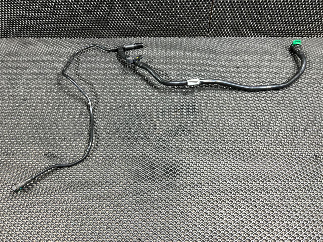 трубка вентиляции бака Buick Envista 1 поколение 2024, 1.2 л., бензин, АКПП, внедорожник 5 дв., 7434180, 13506195, 0261230472 - фото №1