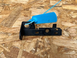 крепление ( кронштейн ) крыла Audi A8 D4/4H [рестайлинг] 2013, 4.0 л., CEUA, бензин, АКПП, седан, 4H0853913C