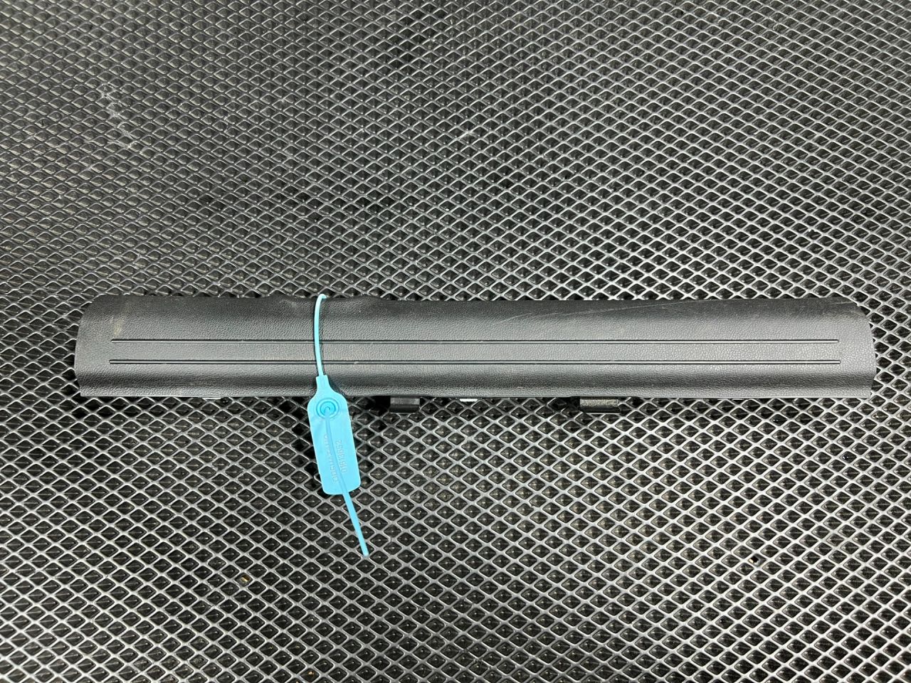 накладка на порог внутренняя Kia Sorento 4 поколение 2023, 2.5 л., бензин, АКПП, внедорожник 5 дв., передний привод, 85880-R5000WK - фото №1