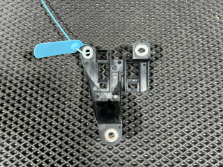 кронштейн (крепление) Porsche Macan GTS 1 поколение [2-й рестайлинг] 95B 2022, 2.9 л., DGR, бензин, АКПП, внедорожник 5 дв., 95B907515