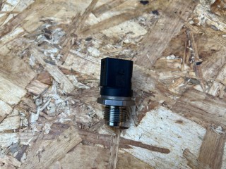 датчик давления топлива BMW 7 серия G11/G12 2017, 3.0 л., B57 D30 A, дизель, АКПП, седан, 13538589933