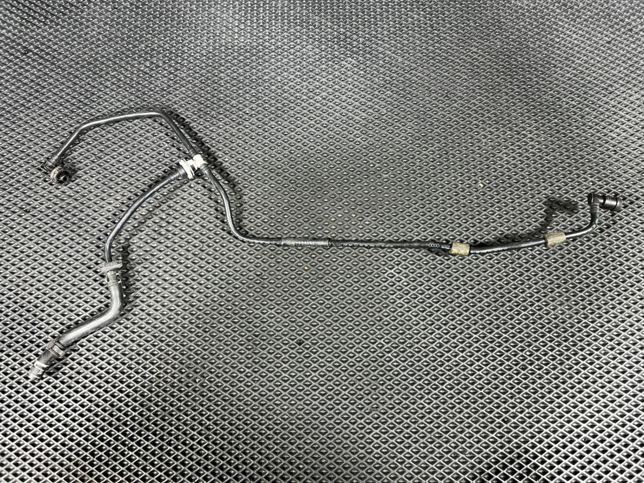 патрубок (трубопровод, шланг) Audi S4 B9 2019, 3.0 л., бензин, АКПП, седан, 8W1121081BD - фото №1