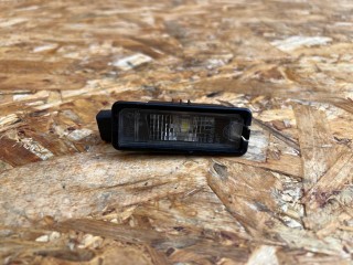 подсветка номера Volkswagen e-Golf 7 поколение [рестайлинг] 2018, 1K8943021