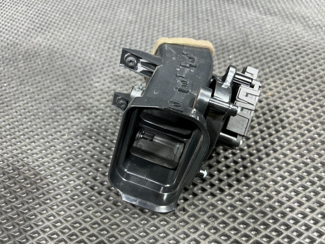 Заслонка печки/климат-контроля Audi S8 D4 2013, 4.0 л., CGTA, бензин, АКПП, седан, 4H1819353A - фото №1