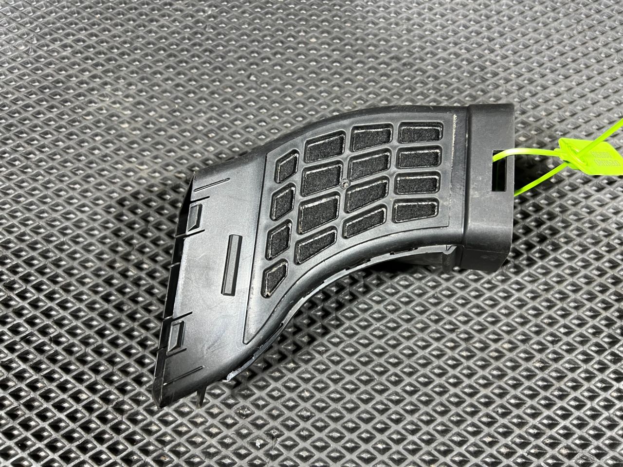 патрубок воздушного фильтра Jaguar XE 1 поколение X760 2015, 3.0 л., AJ 126, бензин, АКПП, седан, T4A2599, T2H2693, T2H1948, GX739A675DC, LR092336 - фото №1