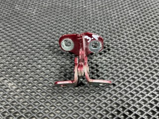 петля двери Chevrolet Trax 2 поколение 2023, 1.2 л., бензин, АКПП, внедорожник 5 дв., 13590931