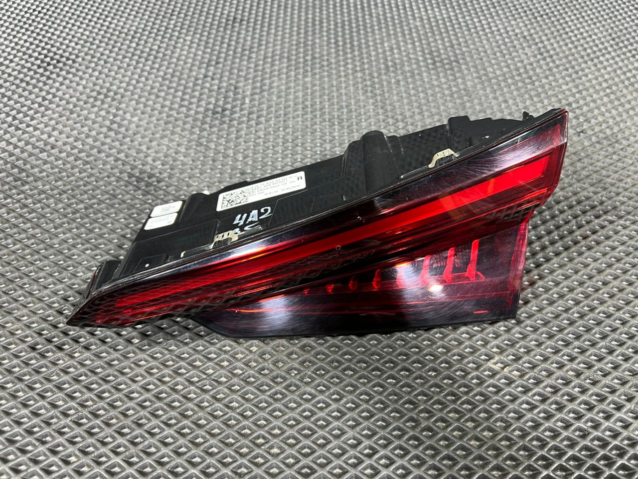 фонарь крышки багажника правый Audi A5 F5 2018, 2.0 л., бензин, АКПП, лифтбэк, 8W6945094F - фото №1