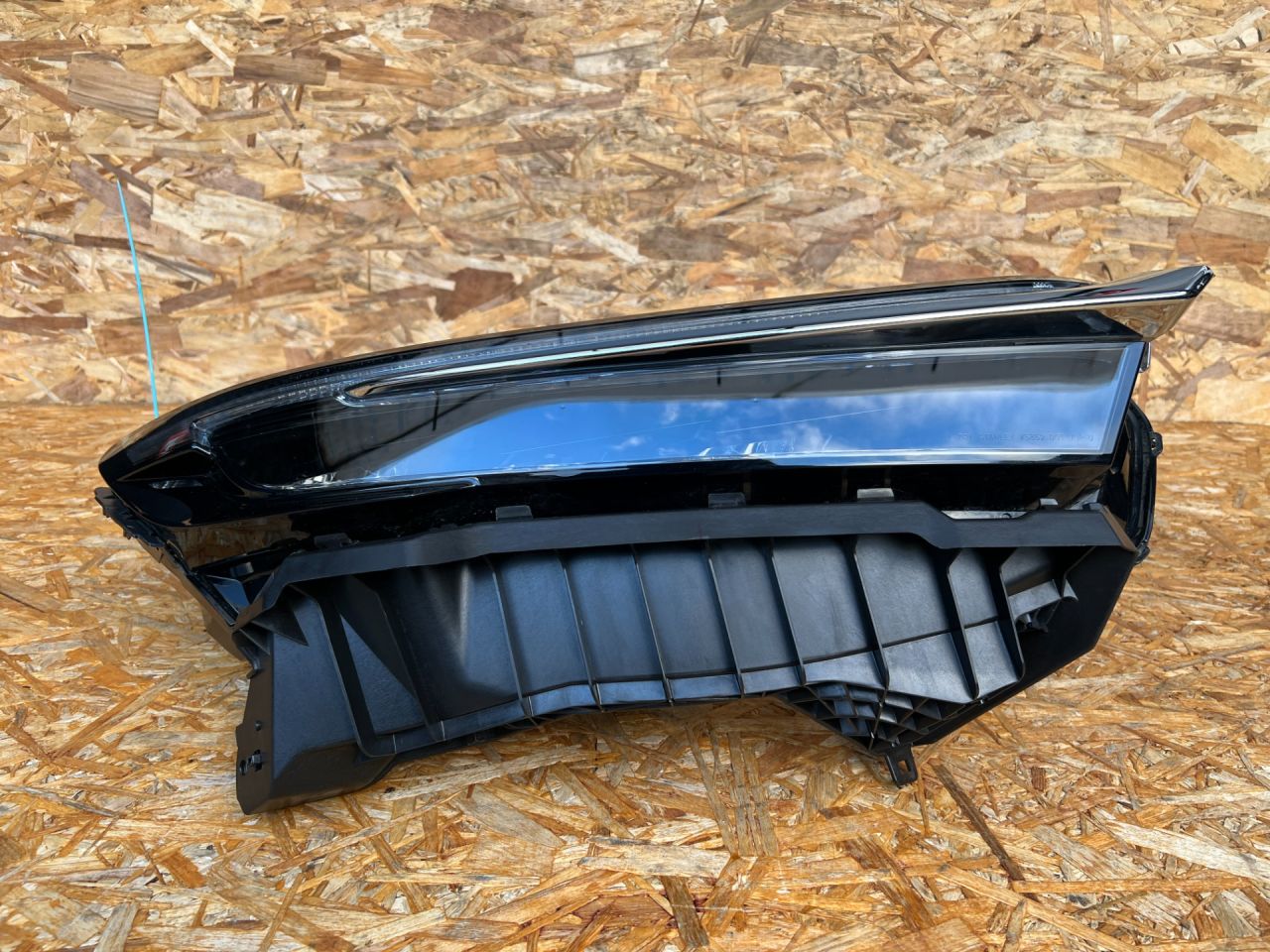 фара правая Honda CR-V 6 поколение 2025, 1.5 л., L15B, бензин, АКПП, внедорожник 5 дв., 33100-3A0-A03 - фото №1