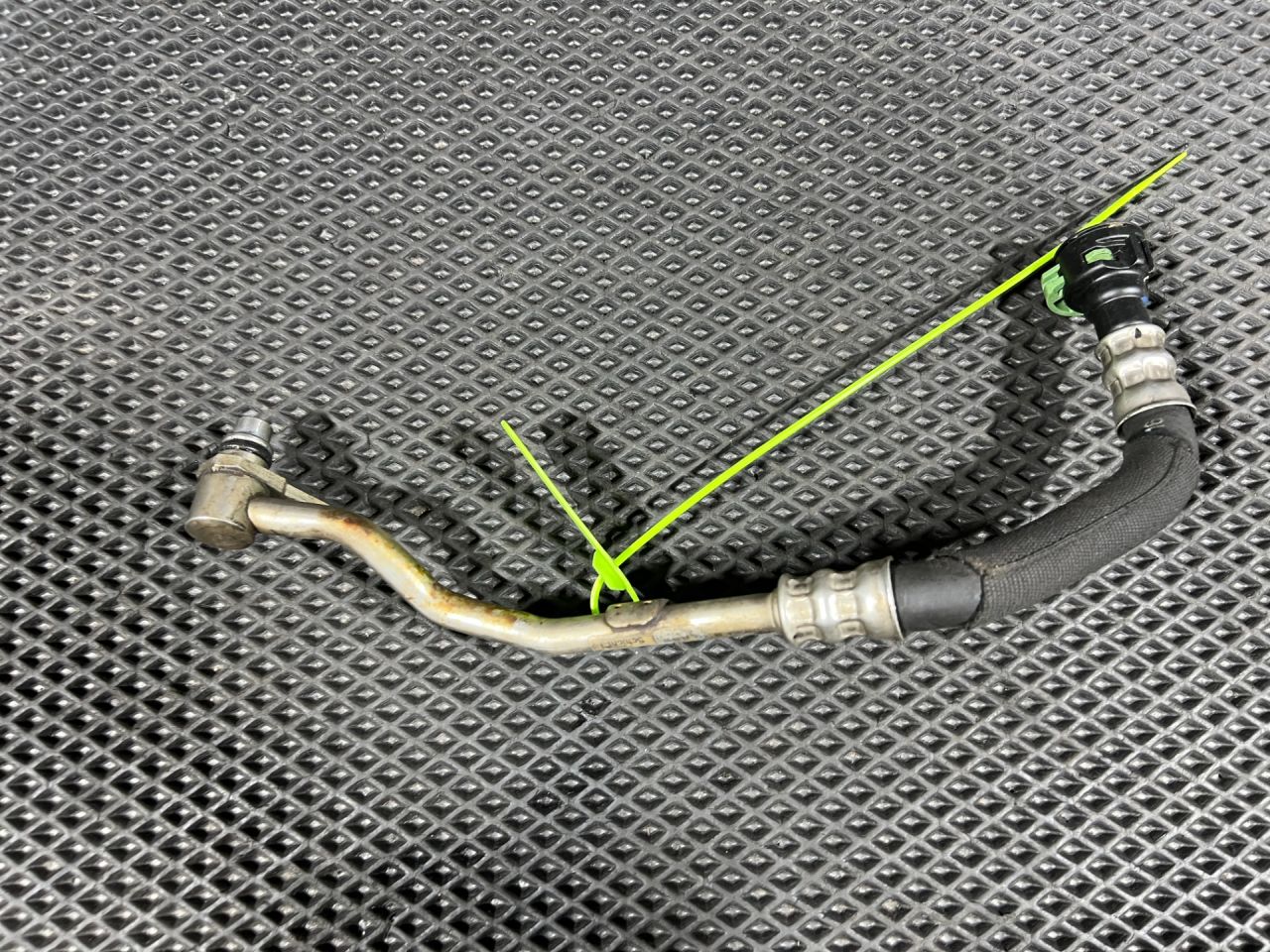 шланг (трубка) АКПП Audi Q7 4M 2016, 3.0 л., CREC, бензин, 4M0317818K - фото №1