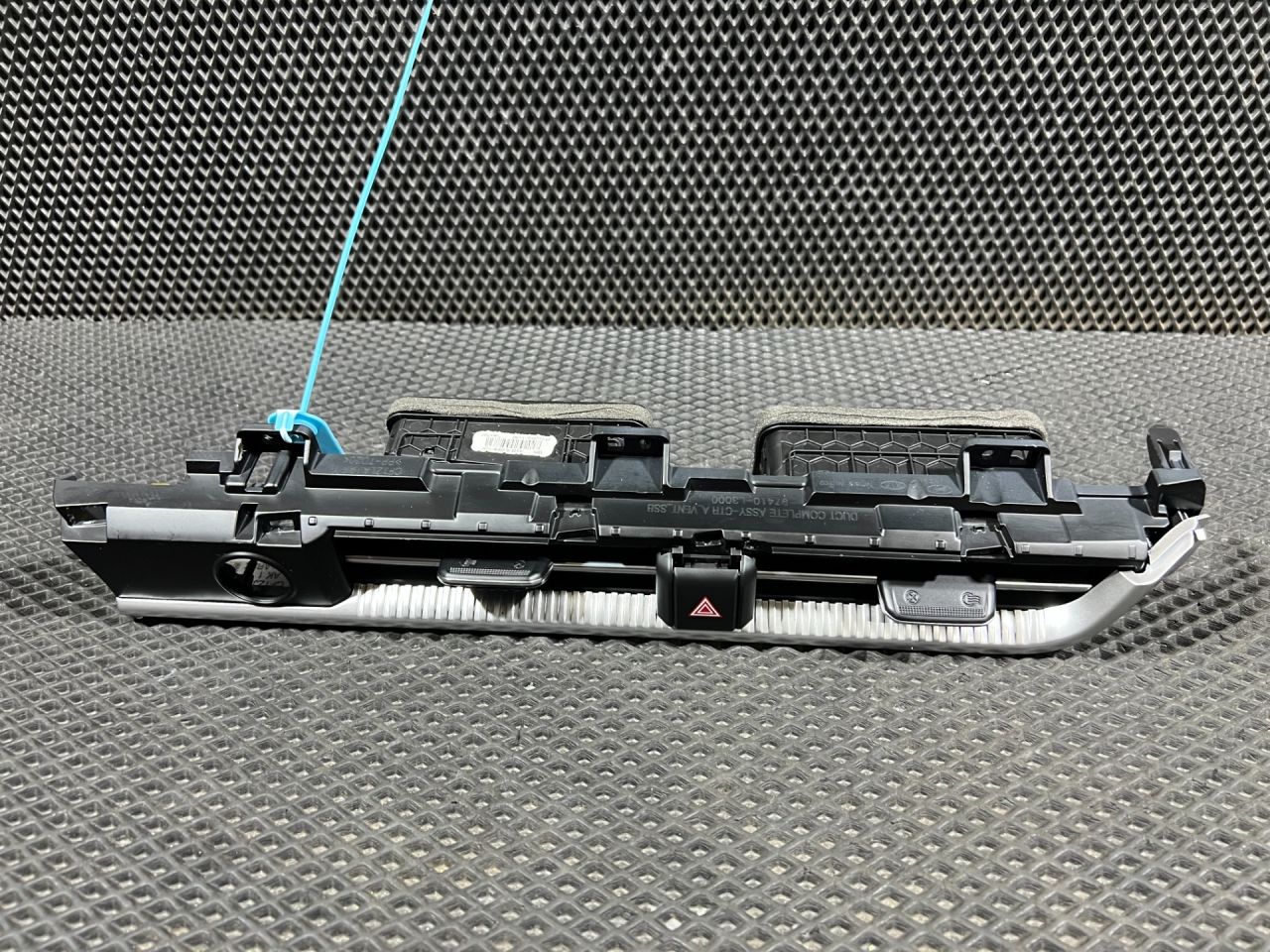 дефлектор обдува салона Kia K5 3 поколение 2022, 1.6 л., G4FP, бензин, АКПП, седан, 97410L3000 - фото №1