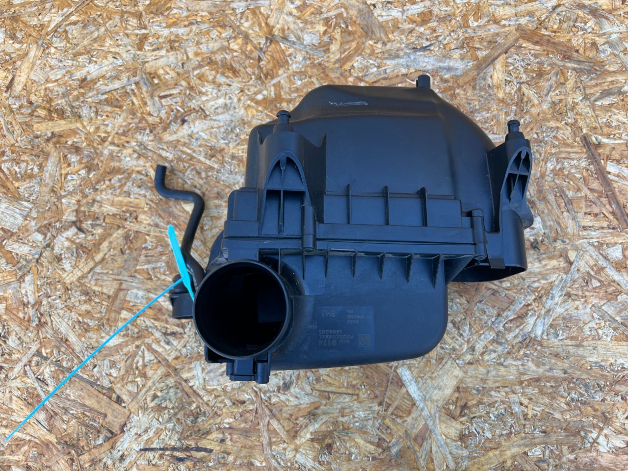 корпус воздушного фильтра Chevrolet Trax 2 поколение 2023, 1.2 л., бензин, АКПП, внедорожник 5 дв., 60009174 - фото №1