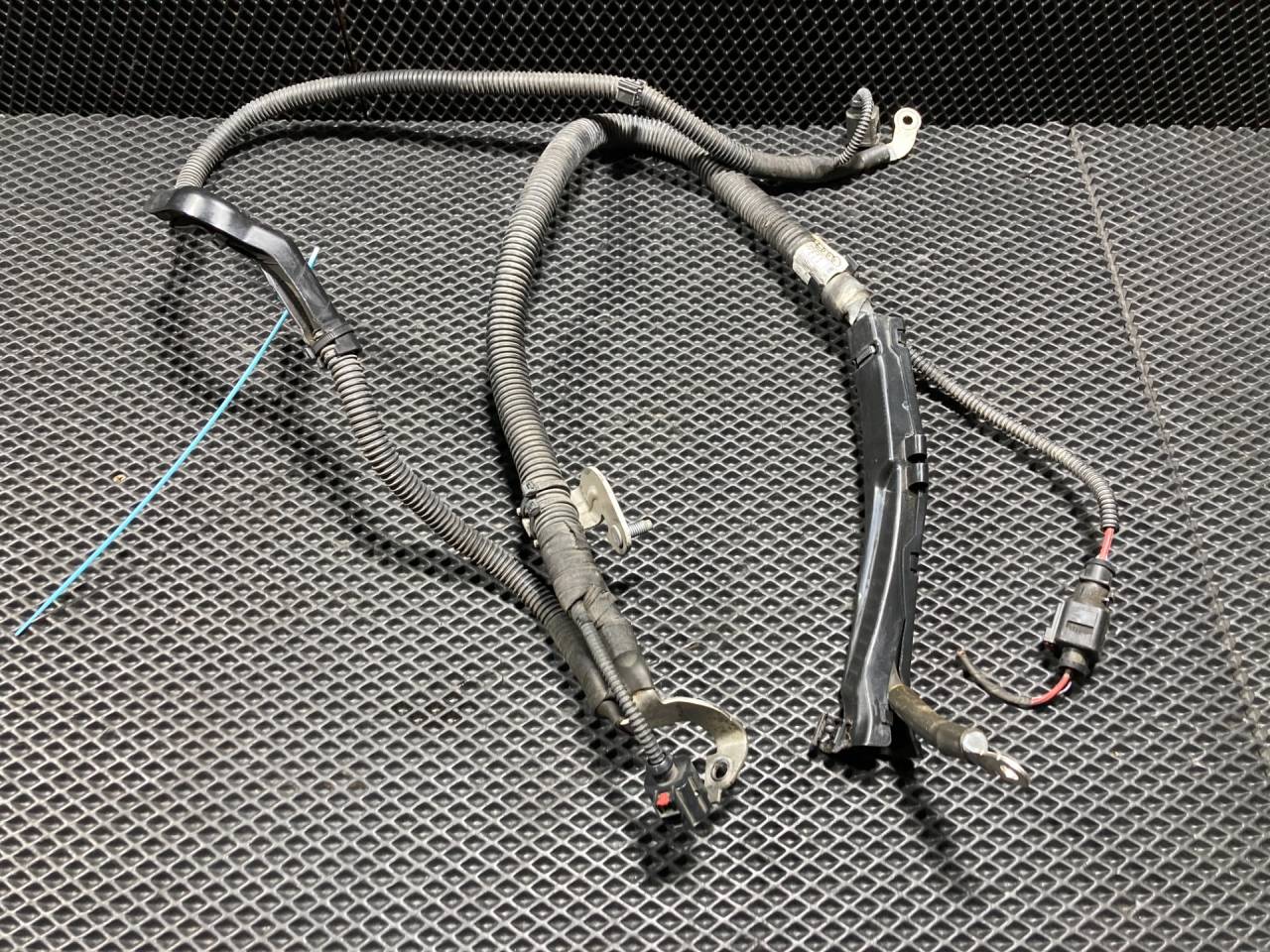 провод высоковольтный Audi A4 B9 2018, 2.0 л., бензин, АКПП, седан, 8W0971228AK, 8W0971824AA - фото №1
