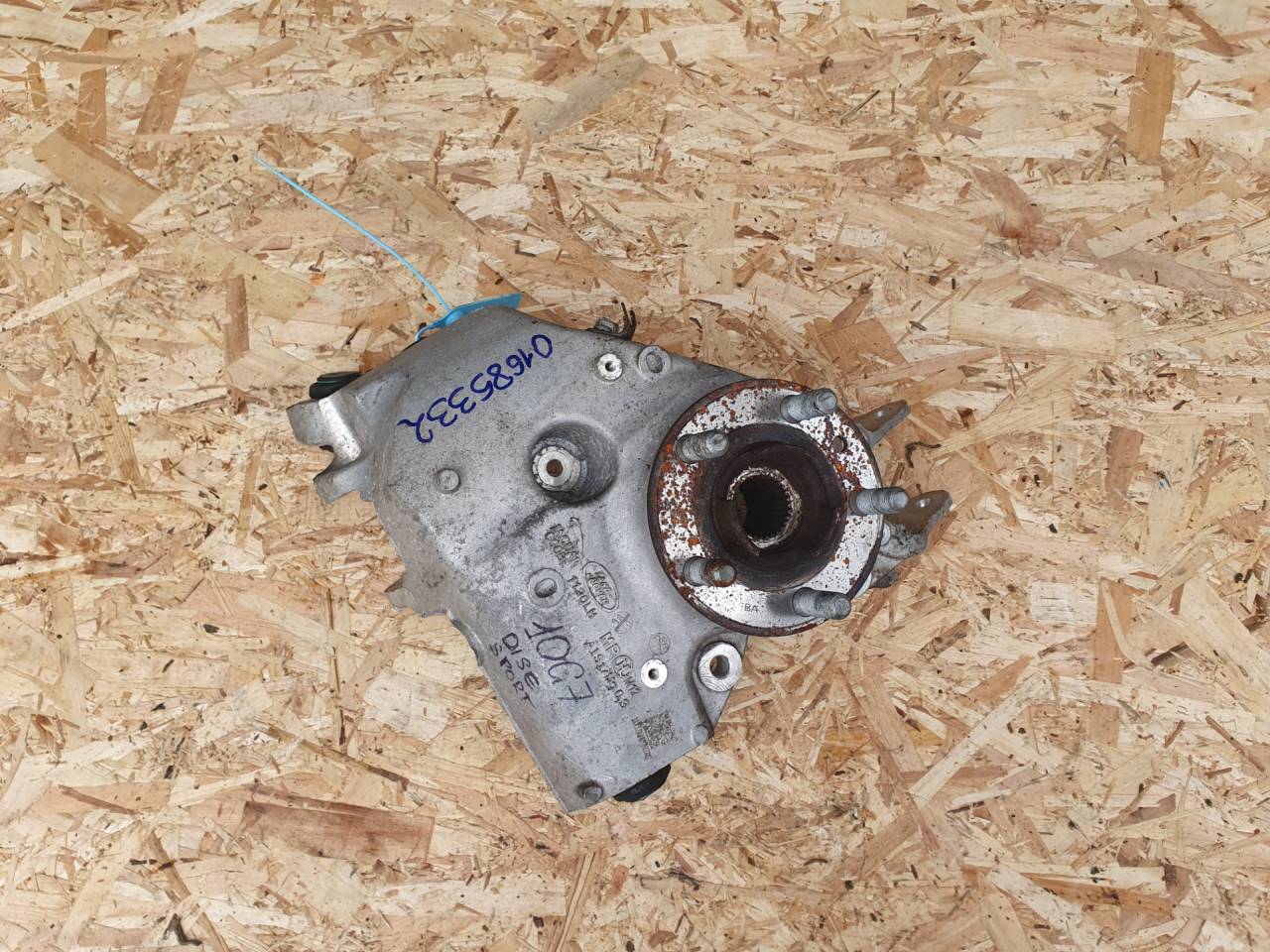 кулак задний левый Land Rover Discovery Sport 1 поколение L550 2016, 2.0 л., 204PT, бензин, АКПП, внедорожник 5 дв., FK725A969AF, LR060772, LR087650, LR076286, LR079296 - фото №1