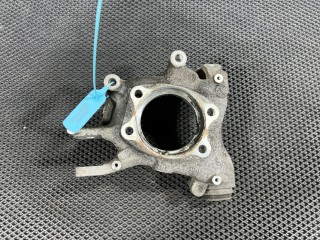 кулак задний правый Audi S8 D4 2013, 4.0 л., CGTA, бензин, АКПП, седан, 4H0505432D, 8K0505297E