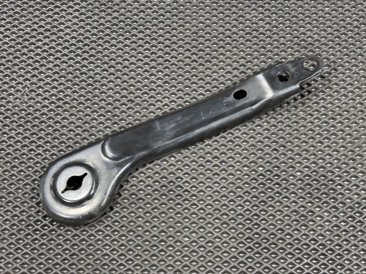 Кронштейн балки Kia K5 3 поколение 2022, 1.6 л., G4FP, бензин, АКПП, 55471L1000 - фото №1