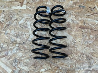 пружина задняя Volkswagen Tiguan 2 поколение [рестайлинг] 2024, 2.0 л., DTEA, бензин, АКПП, внедорожник 5 дв., полный привод, 5QN511115D