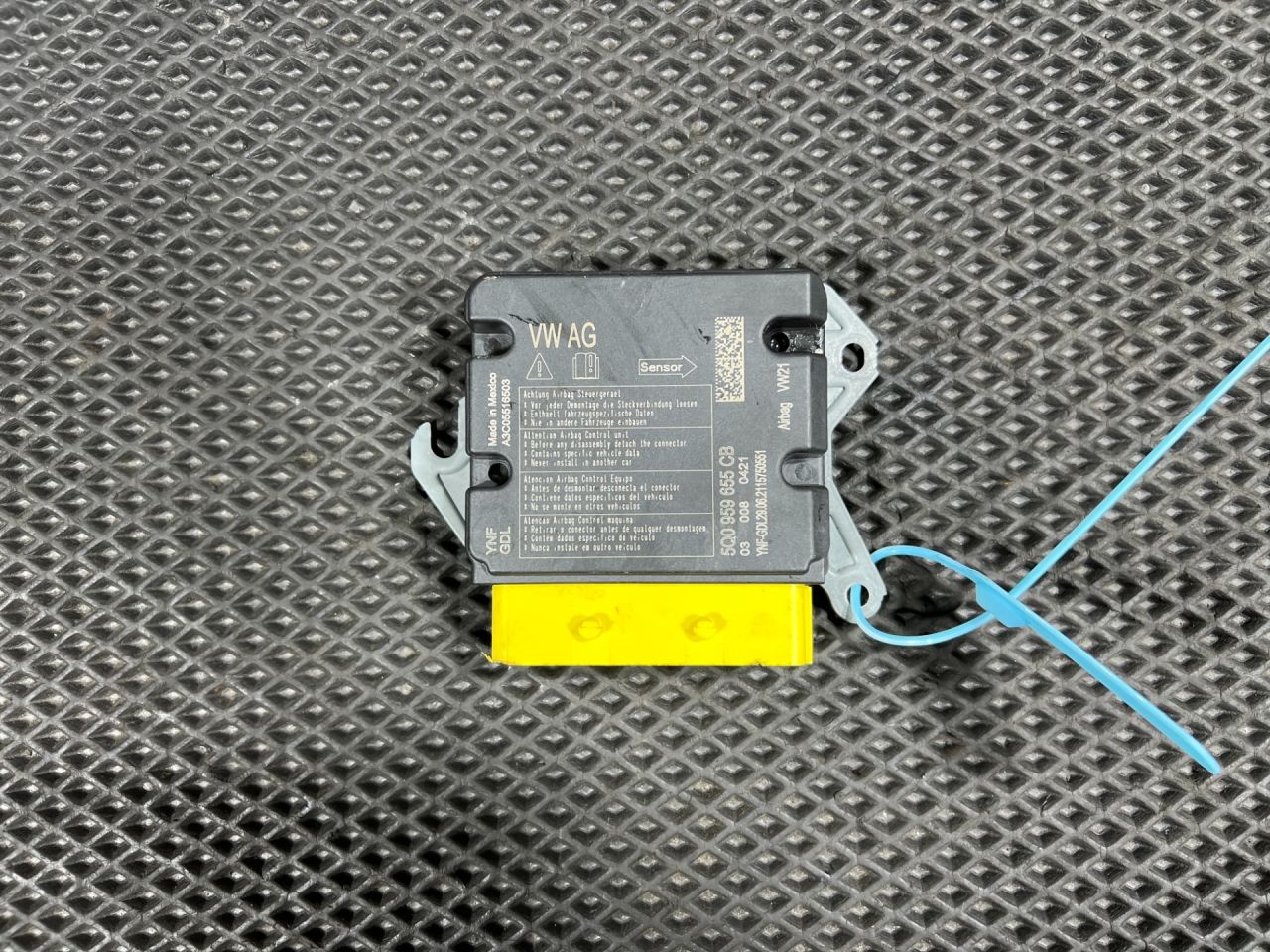 блок AirBag Volkswagen Taos 1 поколение 2023, 1.5 л., DNKA, бензин, АКПП, внедорожник 5 дв., передний привод, 5Q0959655CB - фото №1