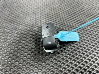 кнопка стеклоподъемника двери Chevrolet Trax 2 поколение 2024, 1.2 л., бензин, АКПП, внедорожник 5 дв., передний привод, 84513466, 23308157, 84139701