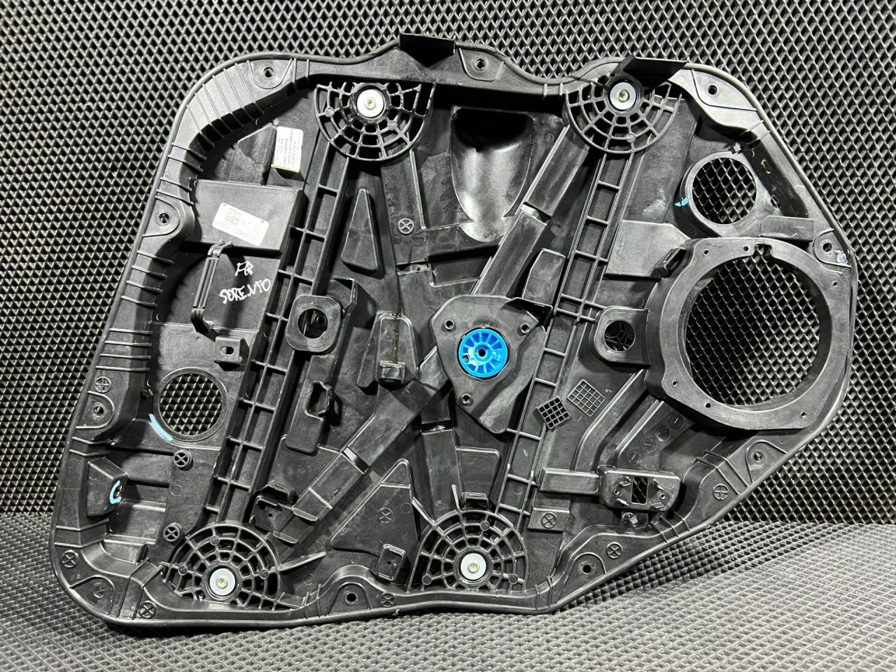 стеклоподъемник передний правый Kia Sorento 4 поколение 2023, 2.0 л., G4KA, бензин, АКПП, внедорожник 5 дв., передний привод, 5XYRH4LF5PG185254, 82481R5010, 4KW8209KM00 - фото №1