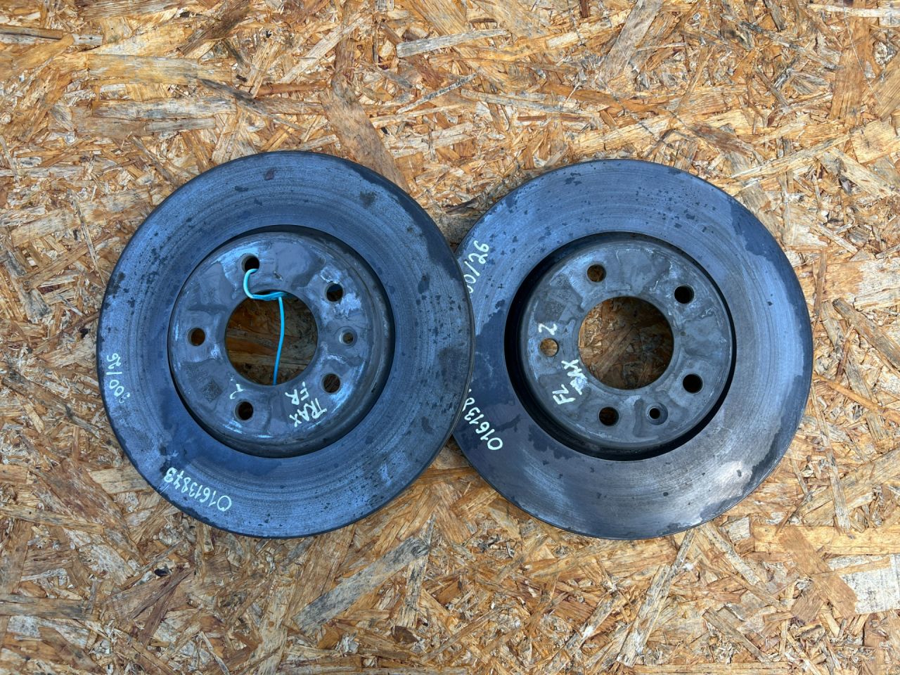 диск тормозной передний Chevrolet Trax 2 поколение 2023, 1.2 л., LIH, бензин, АКПП, внедорожник 5 дв., 13517843, 13537160, 13517858, 13544245 - фото №1