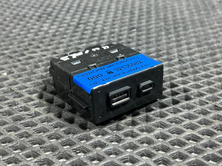 разъем AUX / USB Buick Encore GX 1 поколение [рестайлинг] 2024, 1.3 л., бензин, АКПП, внедорожник 5 дв., 13549941, 13561808