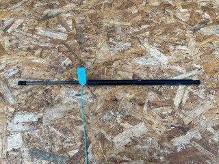 амортизатор крышки багажника (3-5 двери) Chevrolet Trax 2 поколение 2024, 1.2 л., LIH, бензин, АКПП, внедорожник 5 дв., передний привод, 42756030, 42756029