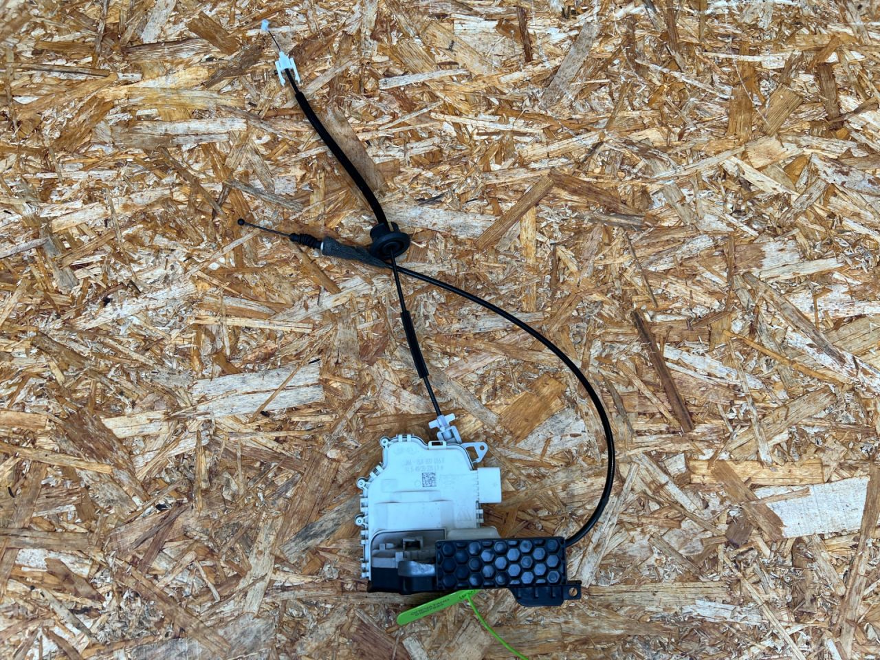 замок двери передней правой Audi Q7 4M 2016, 3.0 л., бензин, АКПП, внедорожник 5 дв., 8J1837016F - фото №1