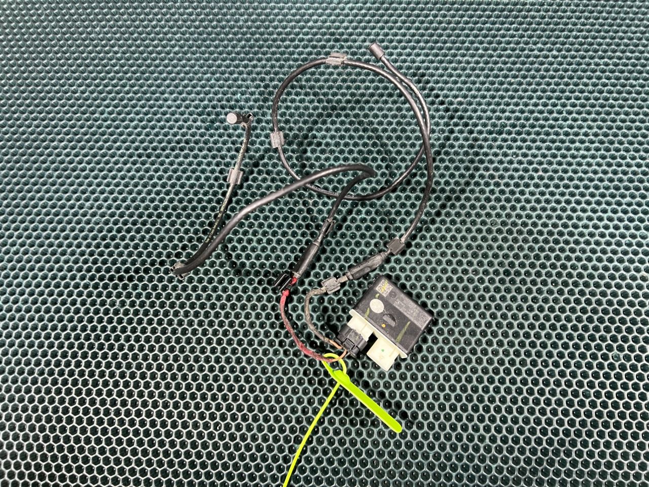 блок управления крышкой багажника Audi Q5 FY FYB 2018, 2.0 л., бензин, АКПП, внедорожник 5 дв., 3G0962243B - фото №1