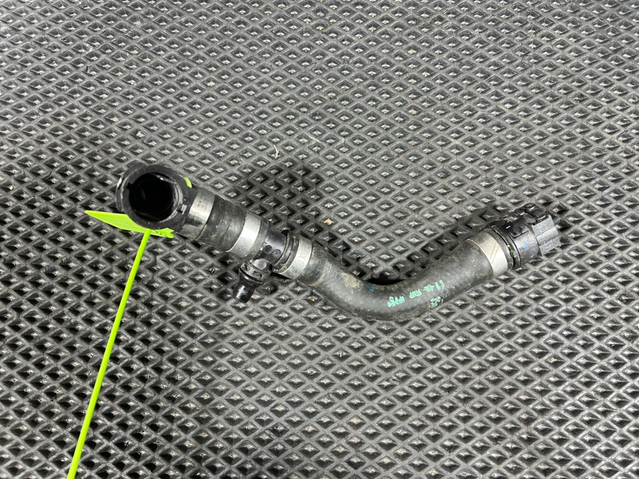 патрубок (трубопровод, шланг) BMW 7 серия G11/G12 2017, 4.4 л., бензин, АКПП, седан, 17128602681 - фото №1