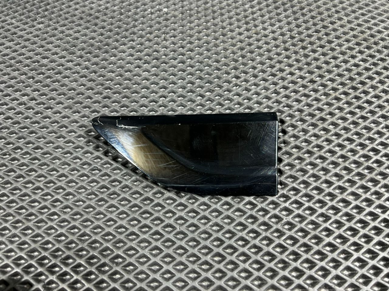 молдинг крыла Kia Sorento 4 поколение 2023, 2.0 л., G4KA, бензин, АКПП, внедорожник 5 дв., передний привод, 877F3R5100, 877F1R5100 - фото №1