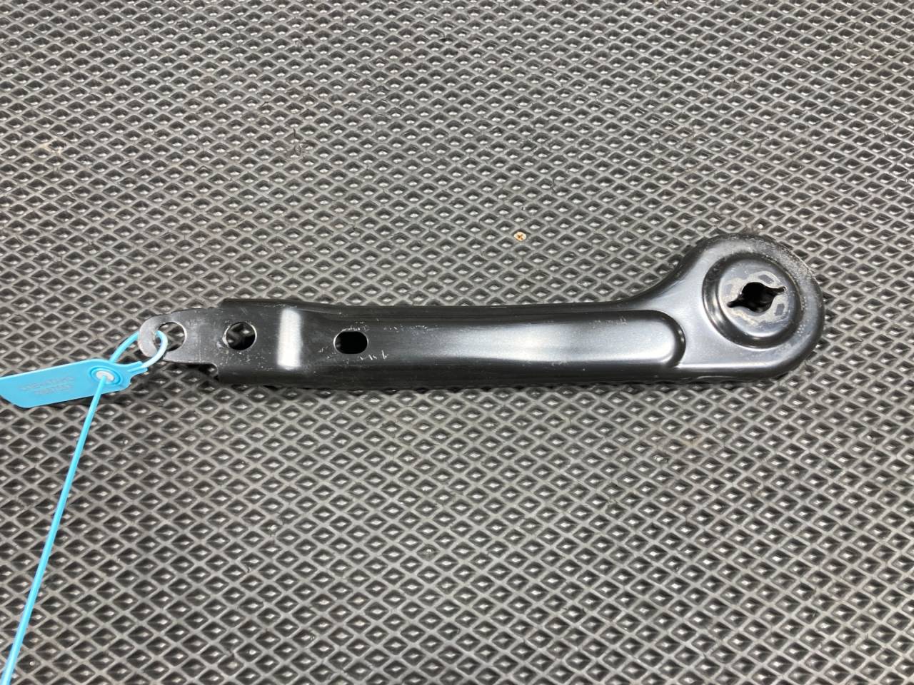 Кронштейн балки Kia K5 3 поколение 2020, 1.6 л., G4FP, бензин, АКПП, 55471L1000 - фото №1