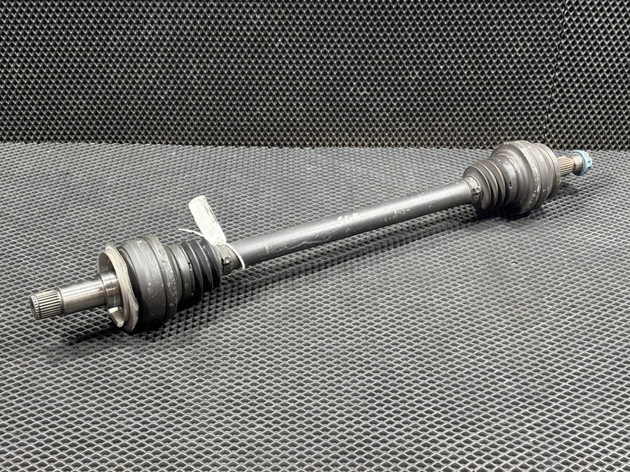 полуось задняя (приводной вал, ШРУС) Mercedes-Benz SLK-Класс R172 2014, 2.1 л., OM 651.980, дизель, родстер, A1723500010, A1723501204, A1723500110, A1723501704, A1723509401, A1723505400, A1723501604, A2203570191 - фото №1