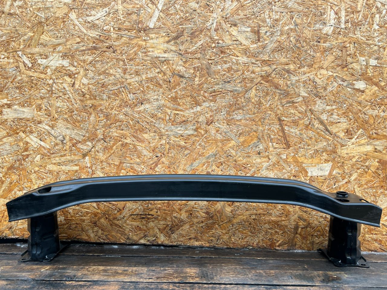 усилитель бампера заднего Volkswagen Taos 1 поколение 2023, 1.5 л., DNKA, бензин, АКПП, внедорожник 5 дв., передний привод, 2GJ807305A - фото №1