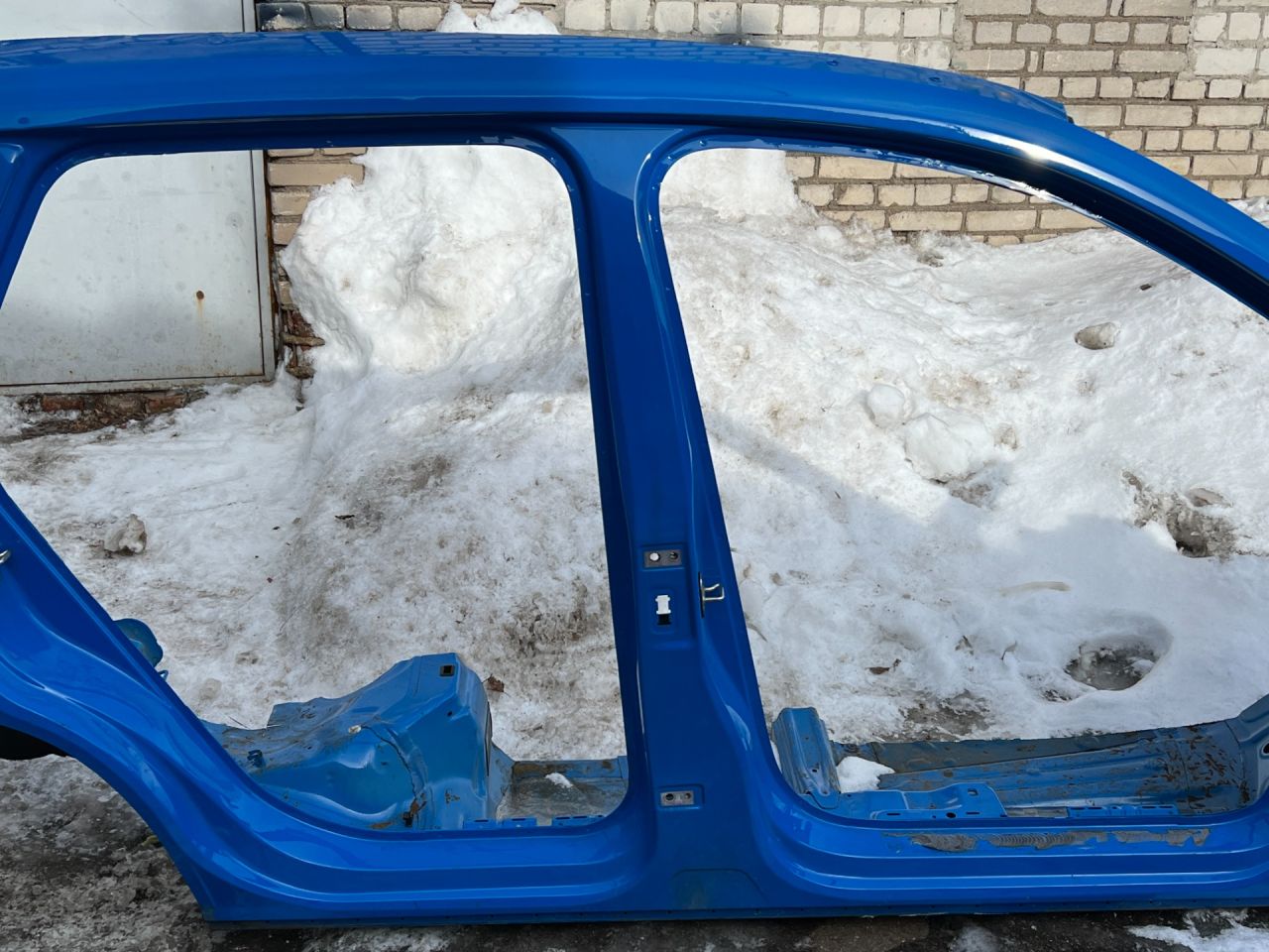 Стойка кузовная центральная правая Volkswagen Taos 1 поколение 2023, 1.5 л., DNKA, бензин, АКПП, внедорожник 5 дв., передний привод - фото №1