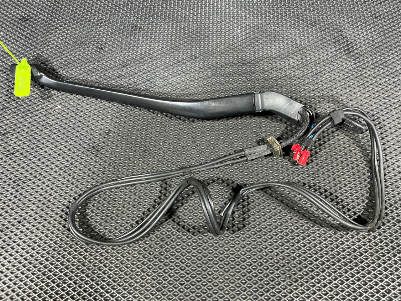 щеткодержатель (поводок стеклоочистителя, дворник) Mercedes-Benz S-Класс W222/C217/A217 2015, 4.7 л., M 278.928, бензин, АКПП, седан, W000031244 - фото №1