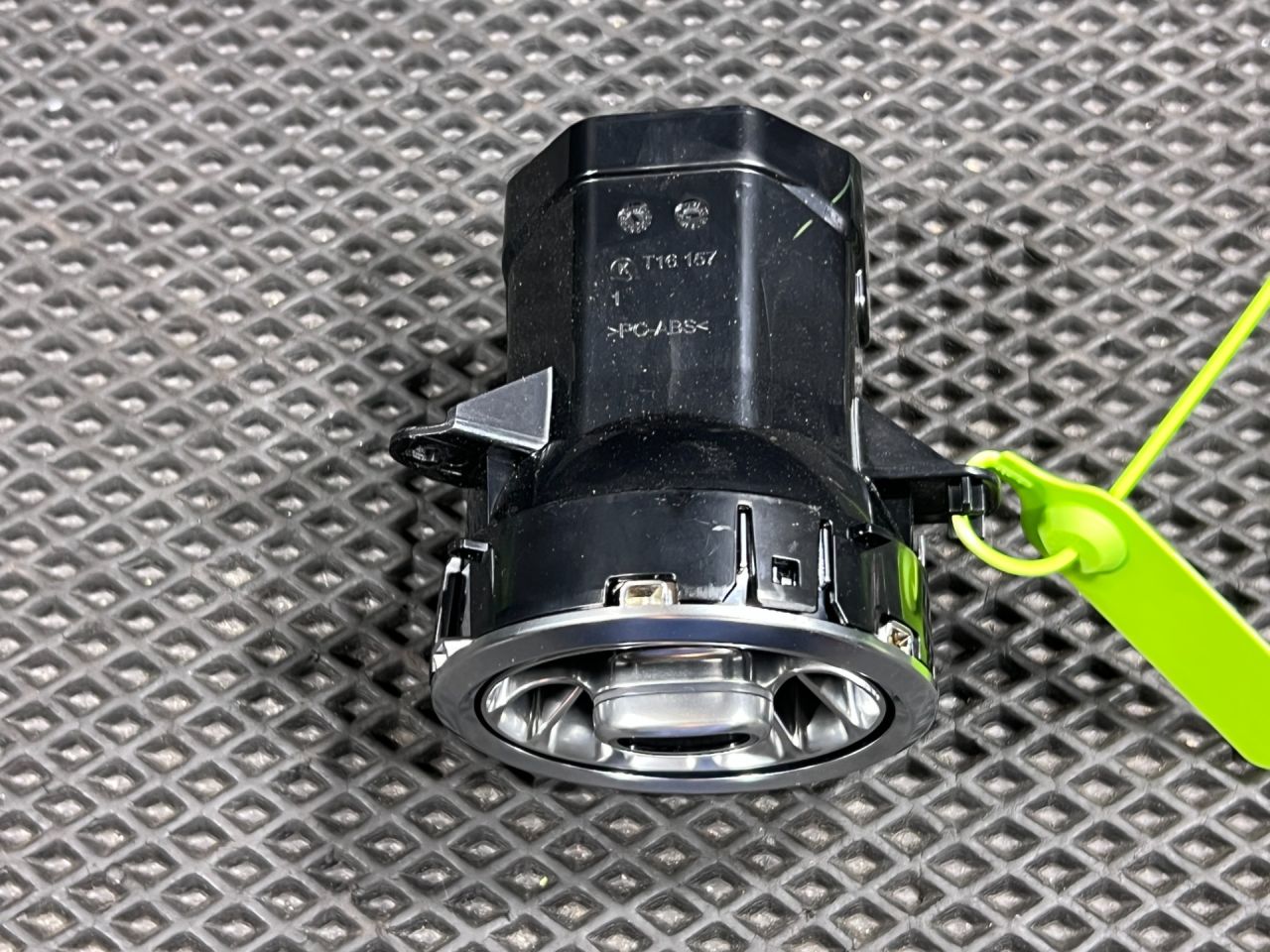 дефлектор обдува салона Mercedes-Benz CLA-Класс C118 2021, 2.0 л., бензин, АКПП, A17783091009051 - фото №1