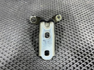 петля двери Chevrolet Trax 2 поколение 2024, 1.2 л., бензин, АКПП, внедорожник 5 дв., передний привод, 13501716