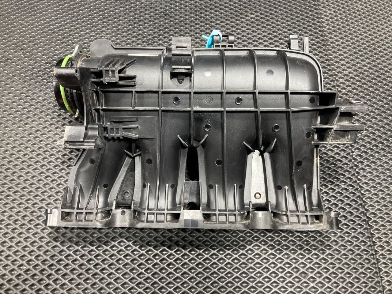 коллектор впускной Volkswagen Taos 1 поколение 2021, 1.5 л., DNKA, бензин, АКПП, внедорожник 5 дв., 05E129709B, 05E129711B - фото №1