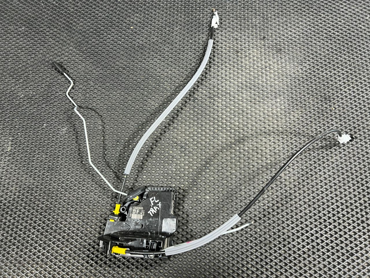 замок двери передней левой Chevrolet Trax 2 поколение 2024, 1.2 л., бензин, АКПП, внедорожник 5 дв., передний привод, 13553116, 13527388, 13535169, 13540564, 13560689 - фото №1