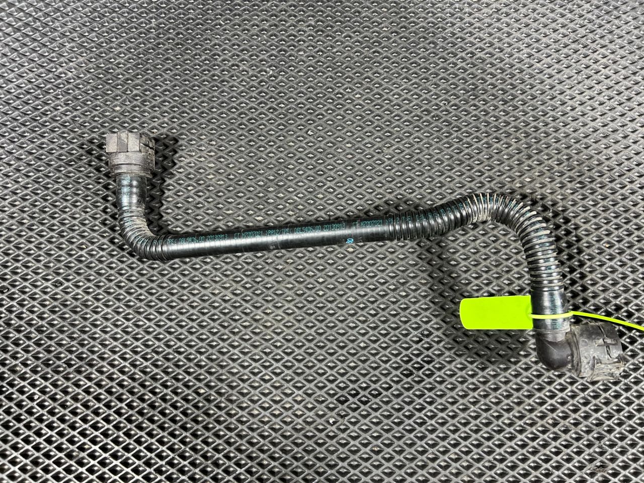 патрубок (трубопровод, шланг) Mercedes-Benz S-Класс W222/C217/A217 2015, 4.7 л., бензин, АКПП, седан, A2225015591 - фото №1